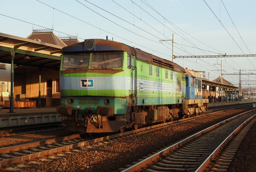 751 335-1