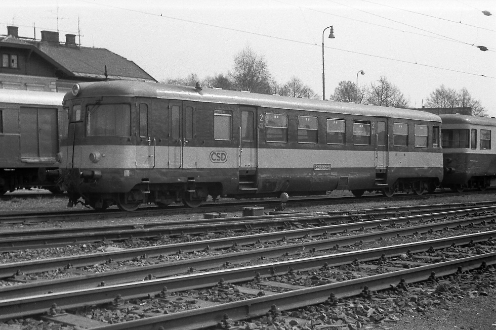 820 068-5