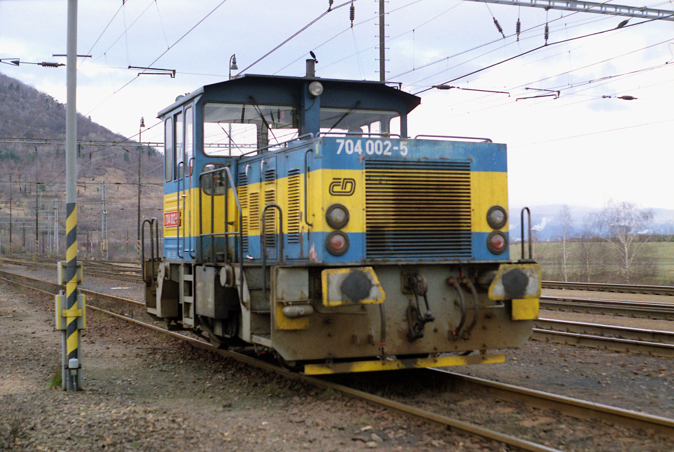704 002-5