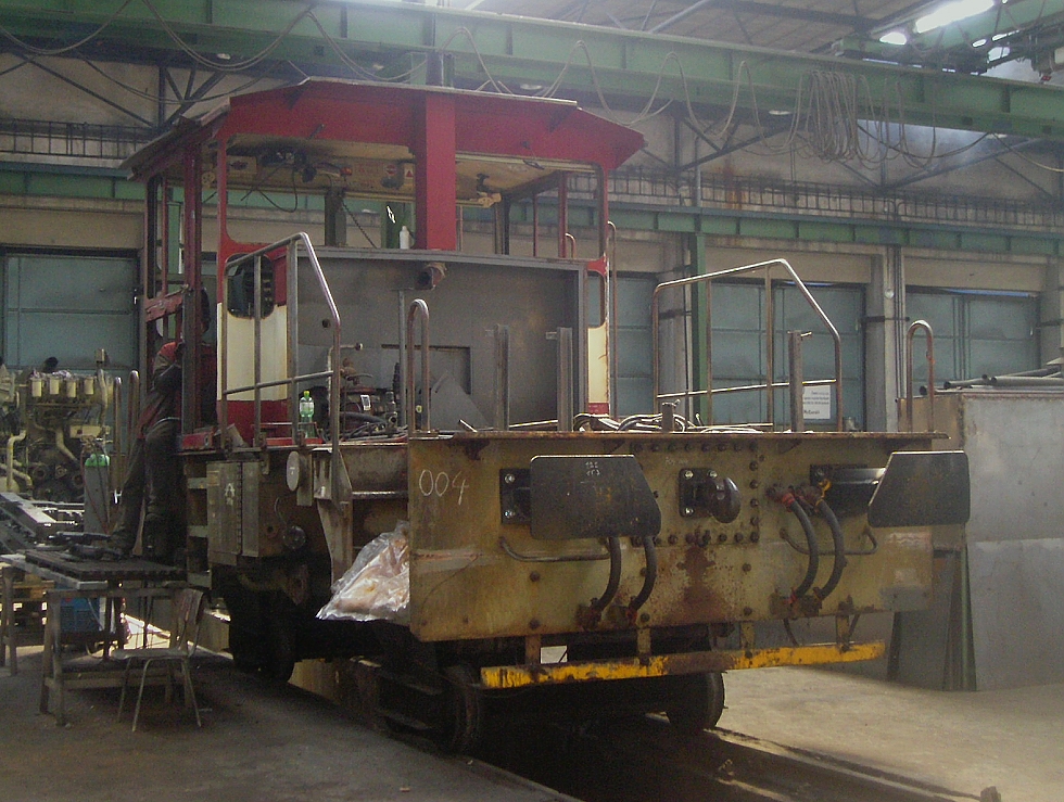 704 004-1
