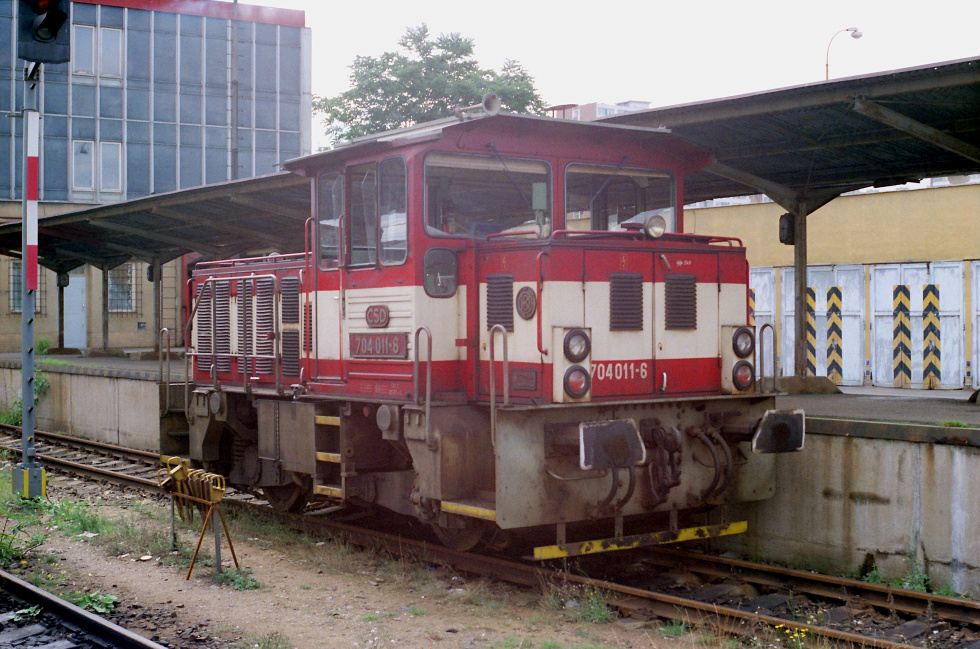 704 011-6