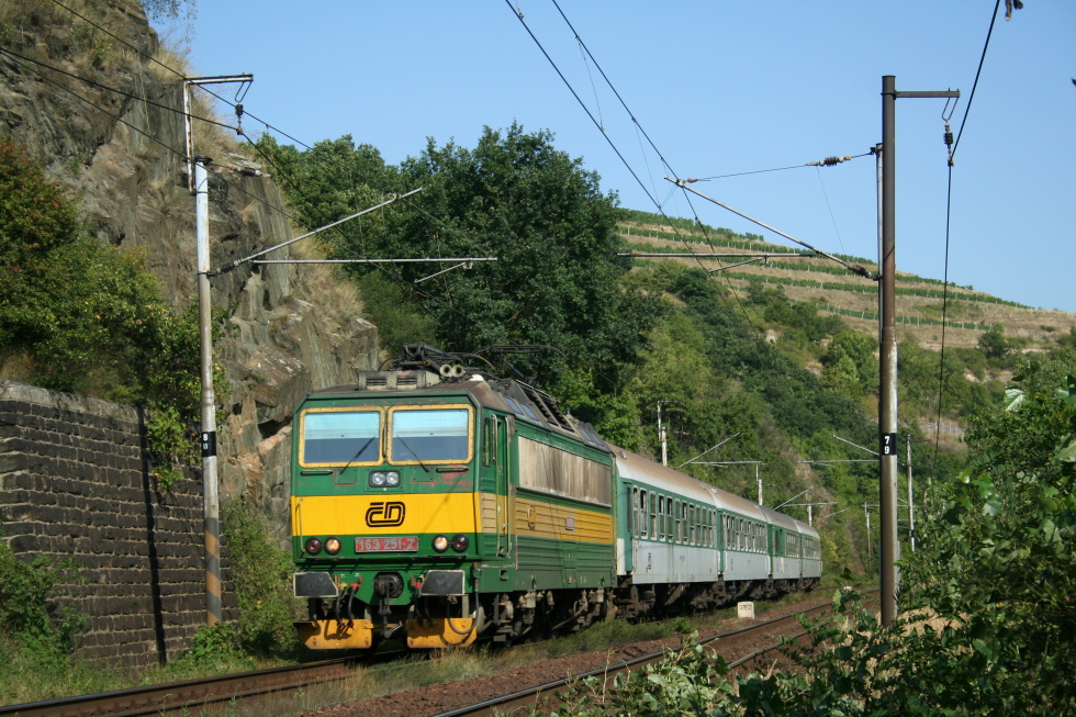 163 251-2