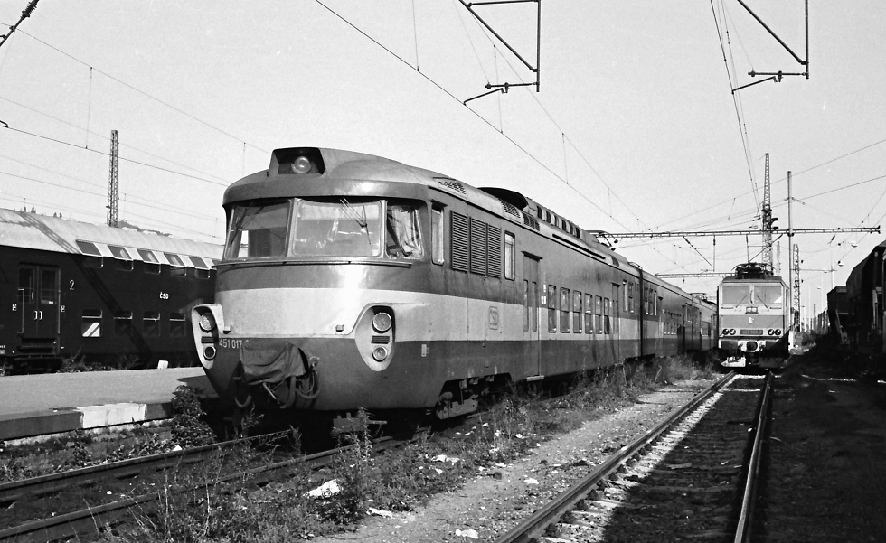 451 017-8