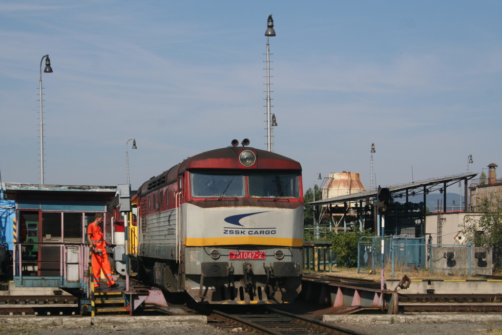 751 047-2