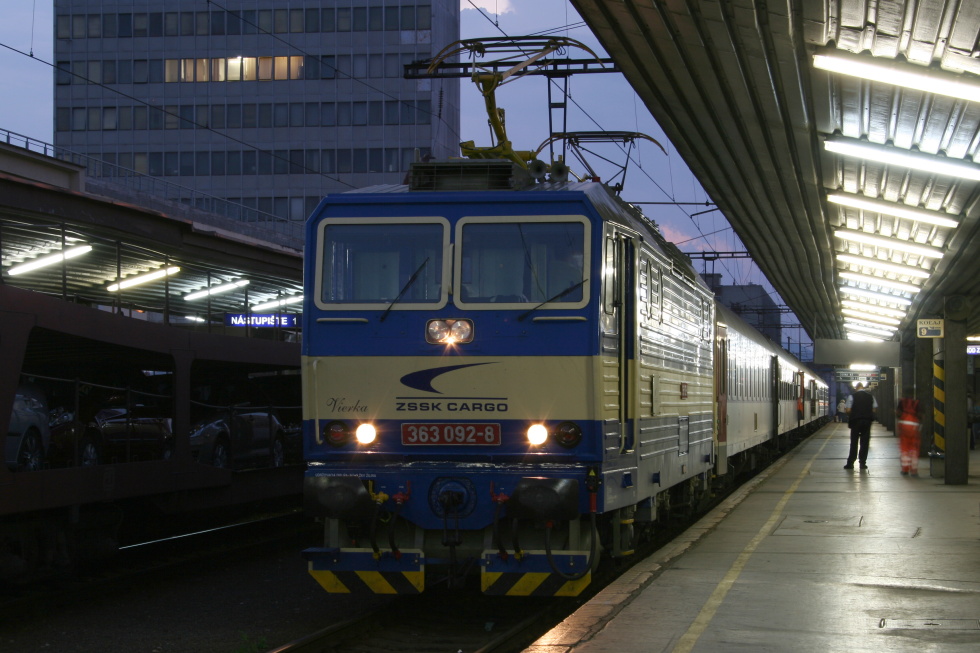 363 092-8