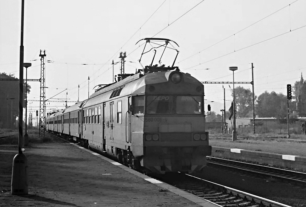 560 006-9
