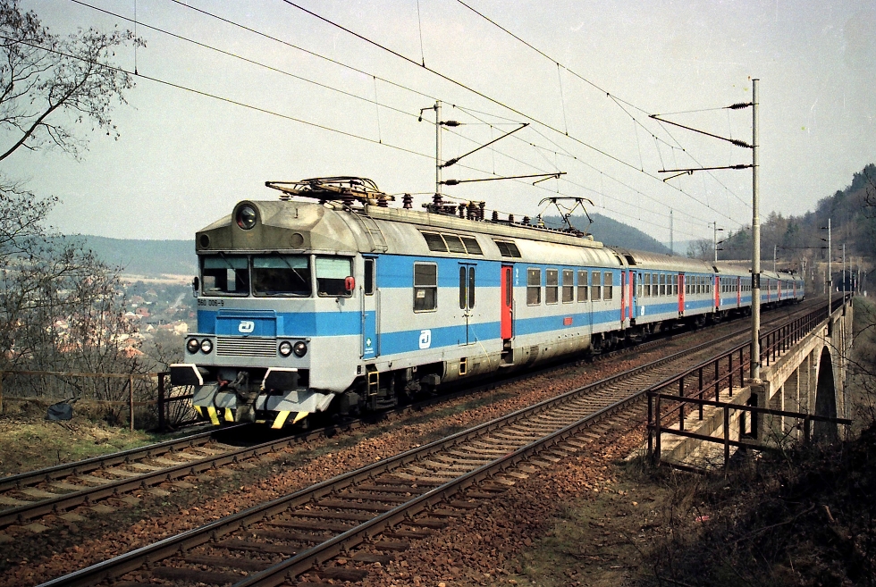 560 006-9