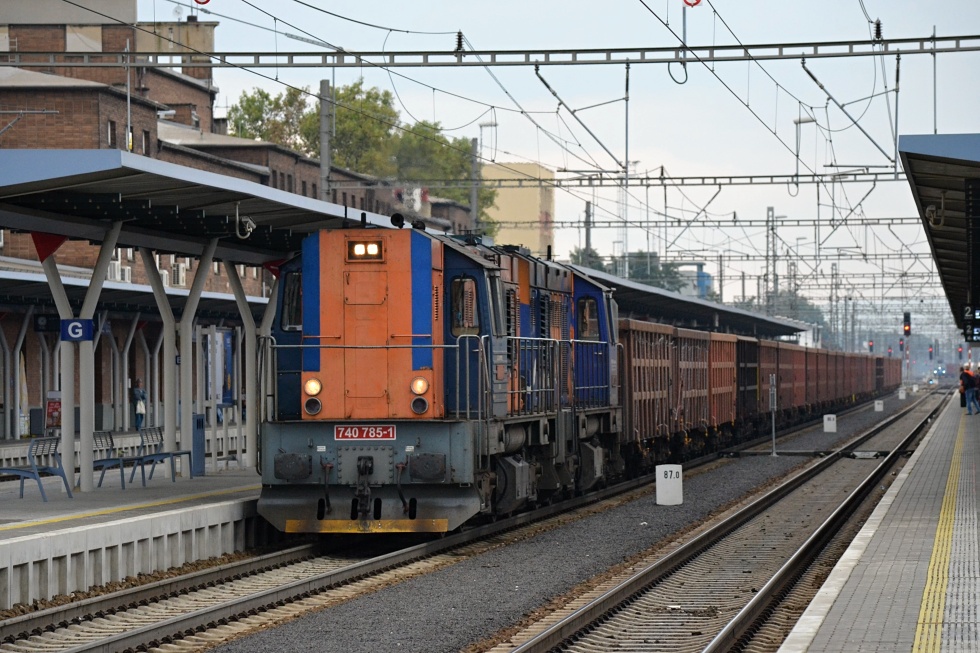 740 785-1