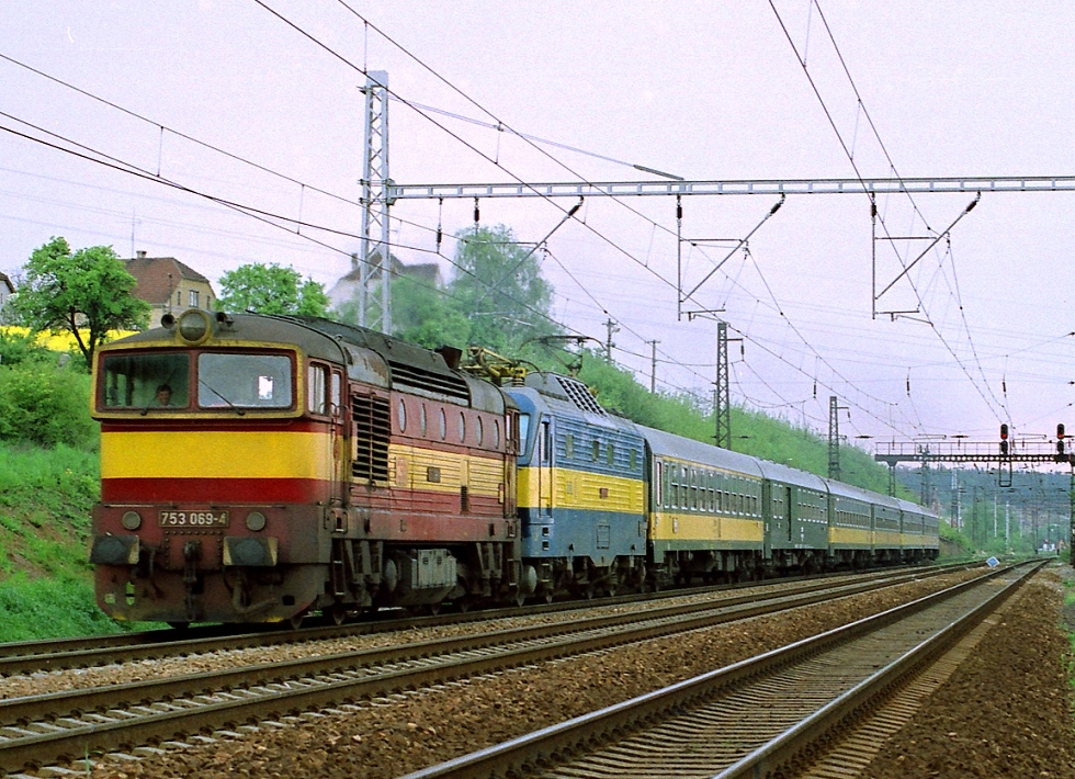 753 069-4