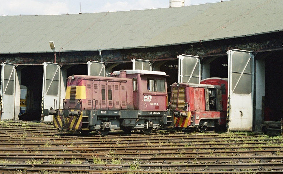 703 023-2