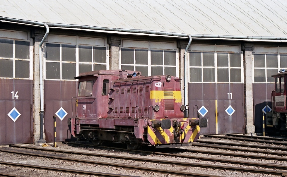 703 027-3