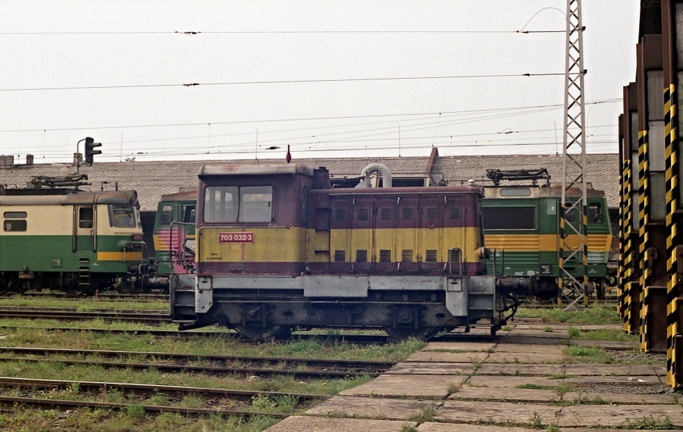 703 032-3