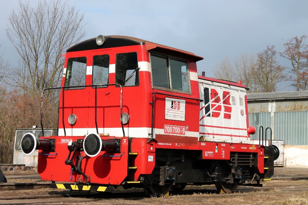 700 700-8