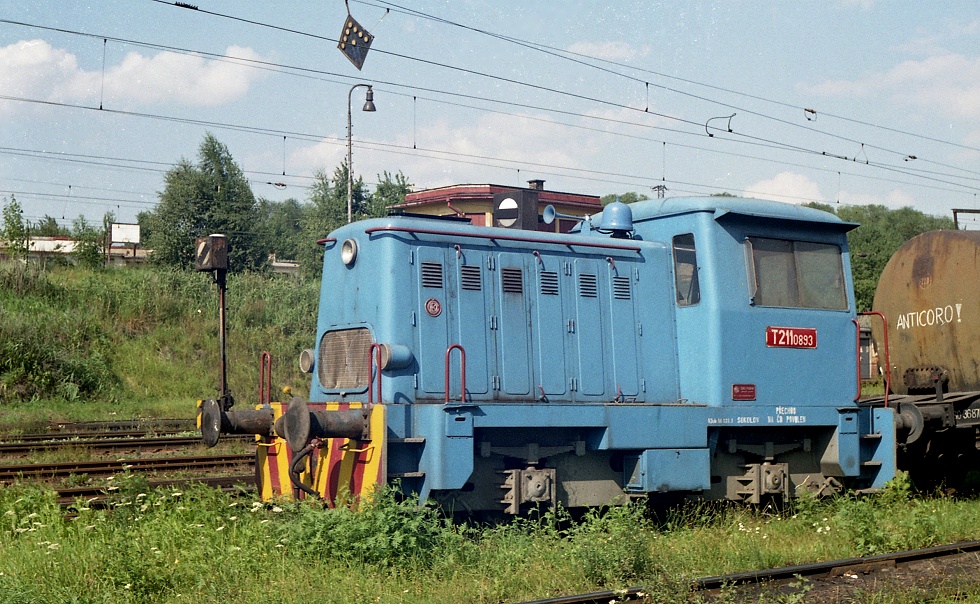 700 893-1