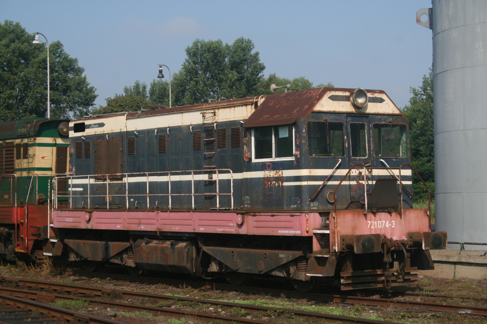 721 074-3