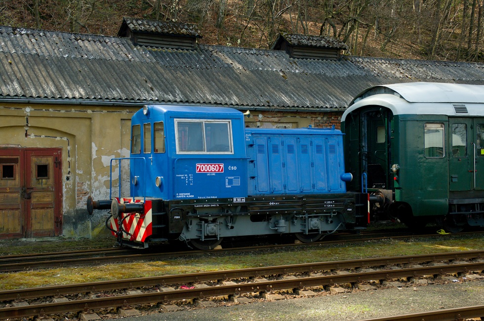 700 060-7