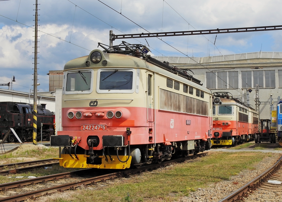 242 247-5