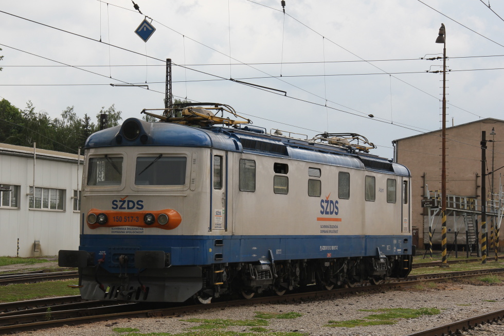182 153-7