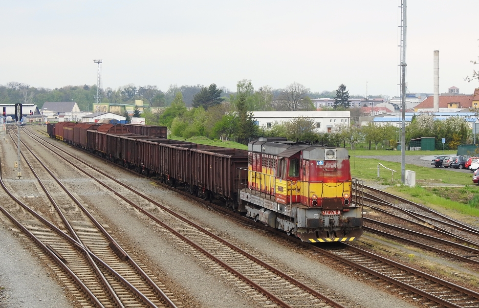 742 370-0