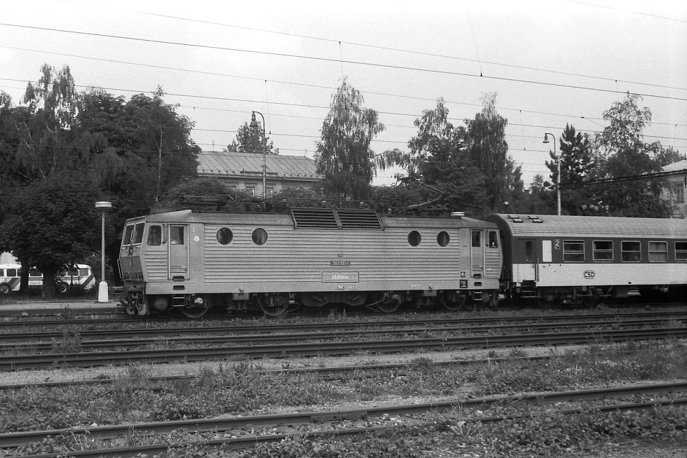 363 081-1