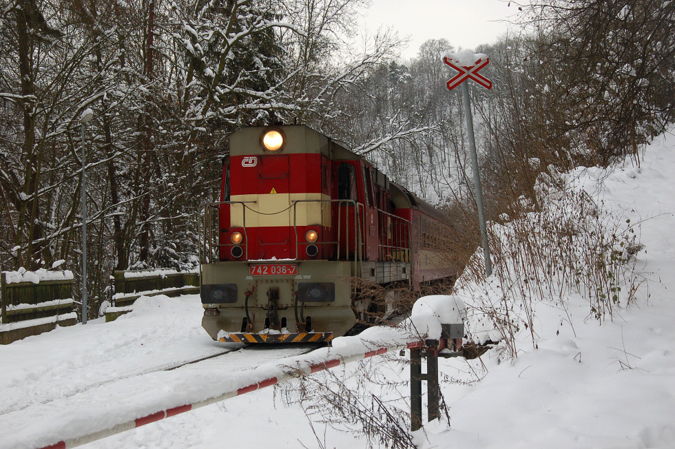 742 036-7