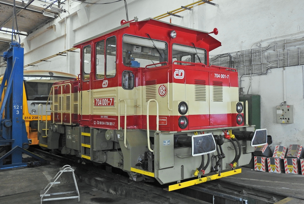 704 001-7