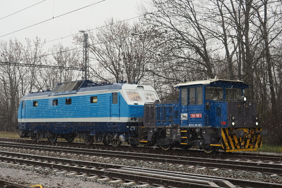 704 706-1