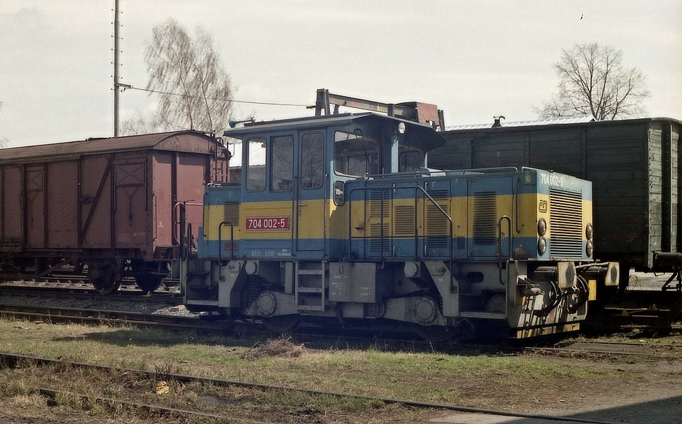 704 002-5