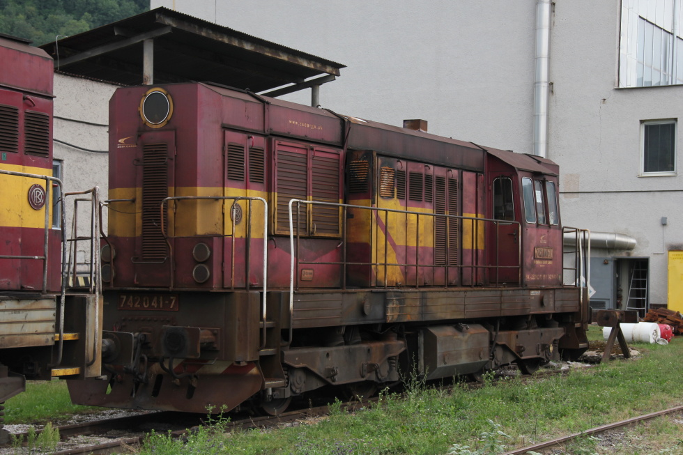 742 041-7