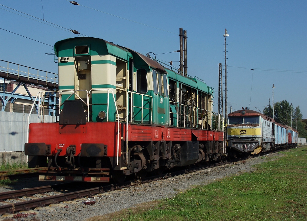 770 046-1