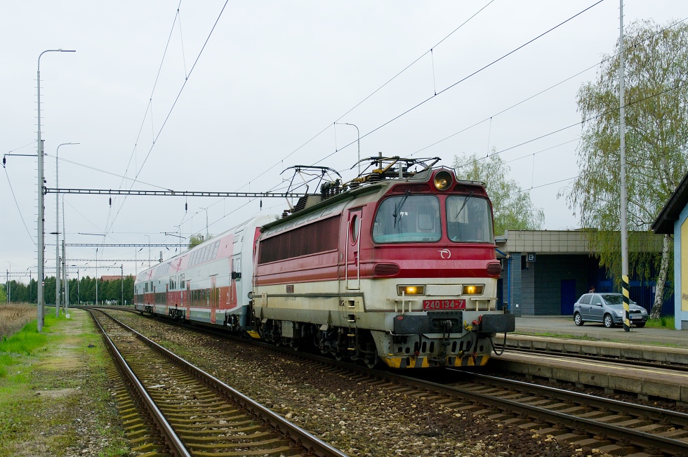 240 134-7