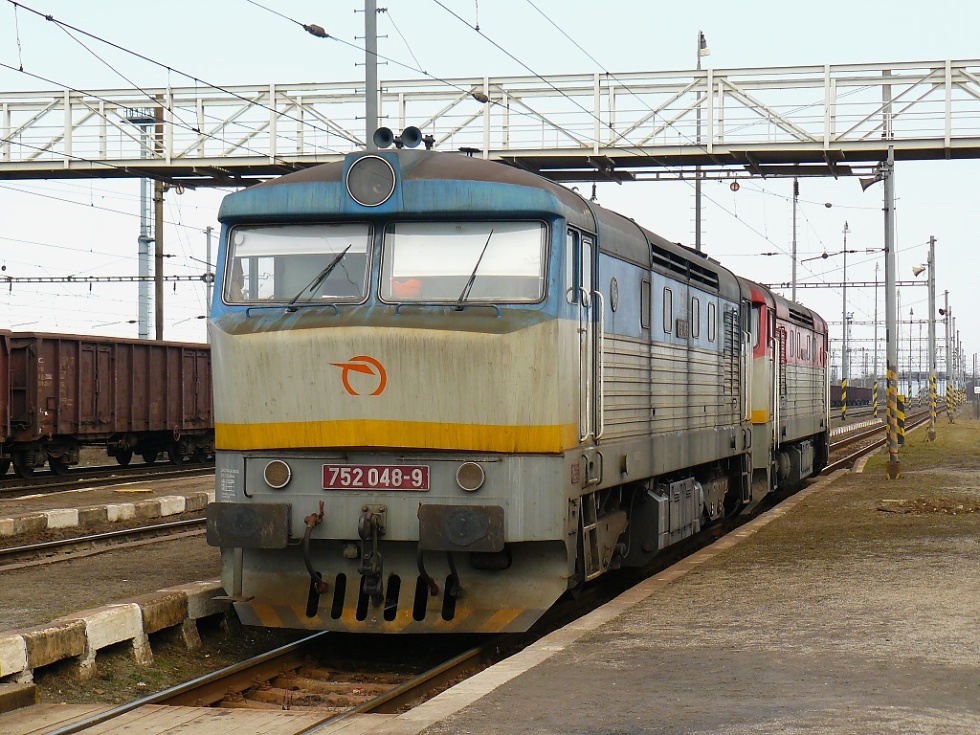 752 048-9
