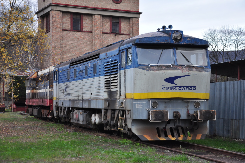752 069-5