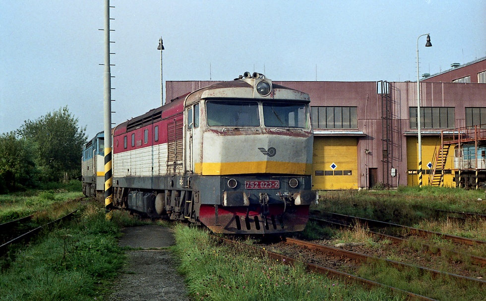 752 023-2