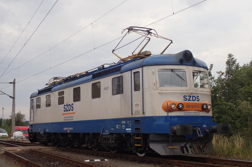 182 153-7