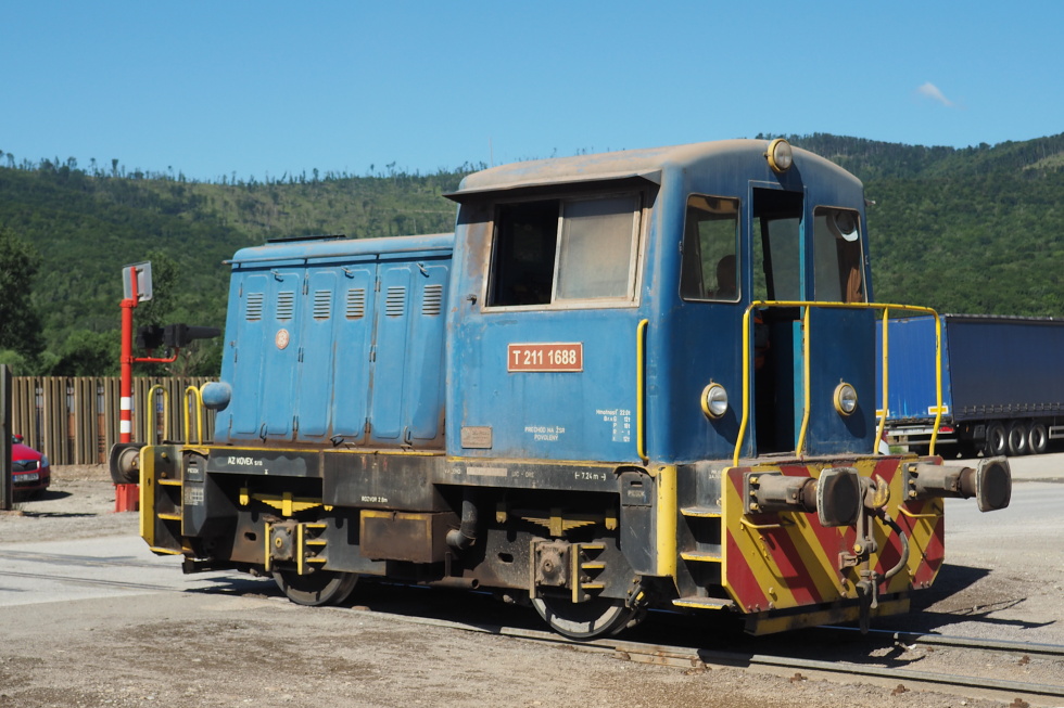 701 688-4