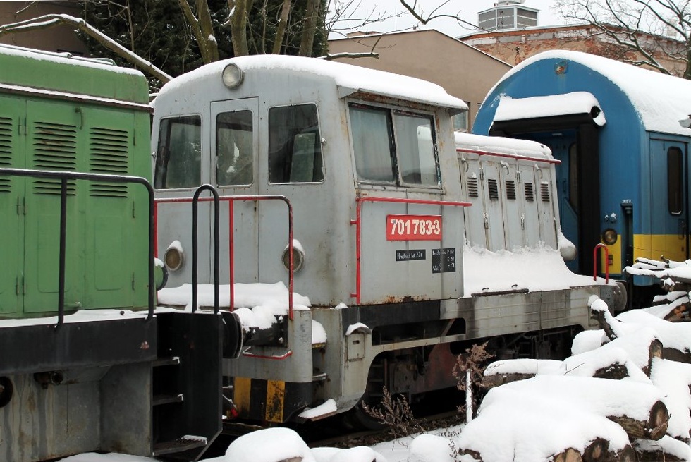 701 783-3