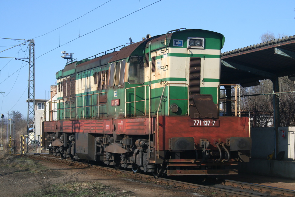771 137-7