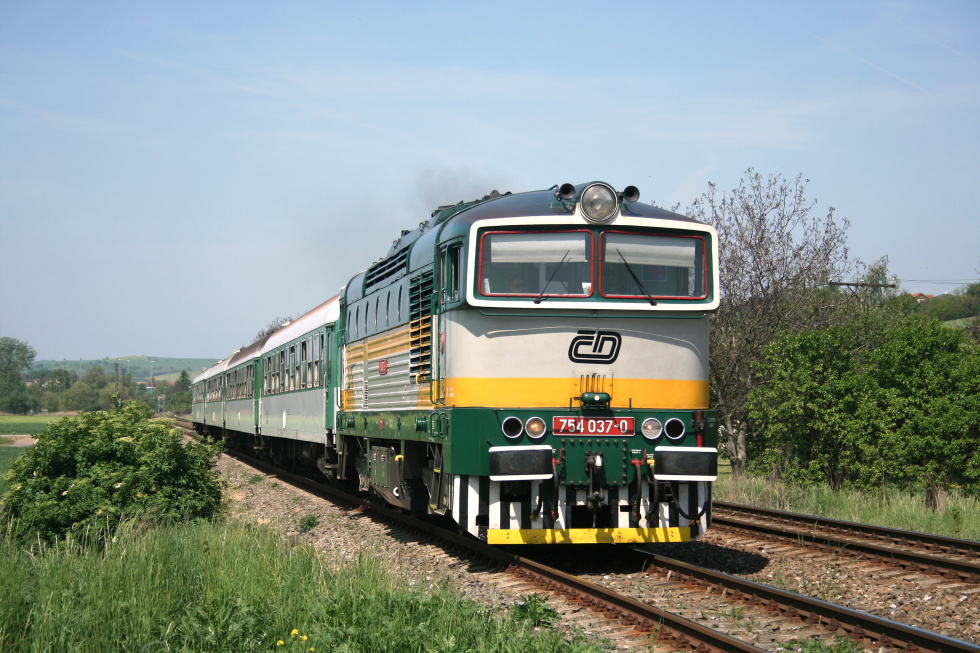 754 037-0