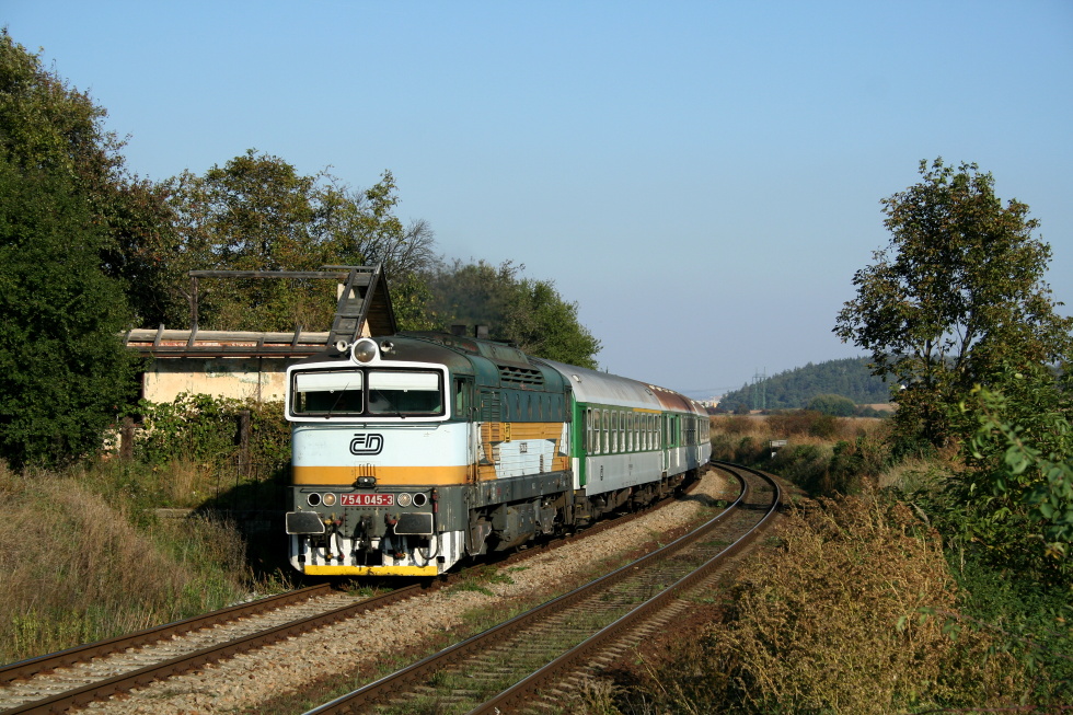 754 045-3