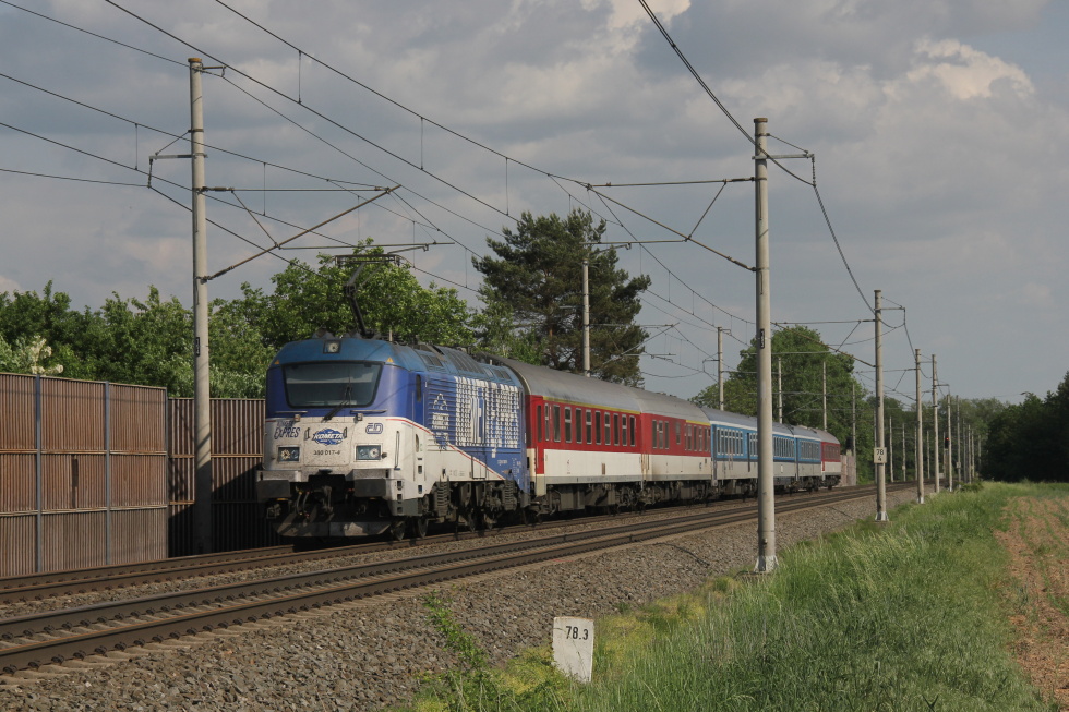 380 017-4