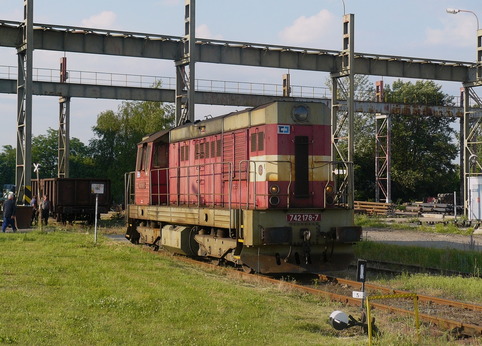 742 178-7