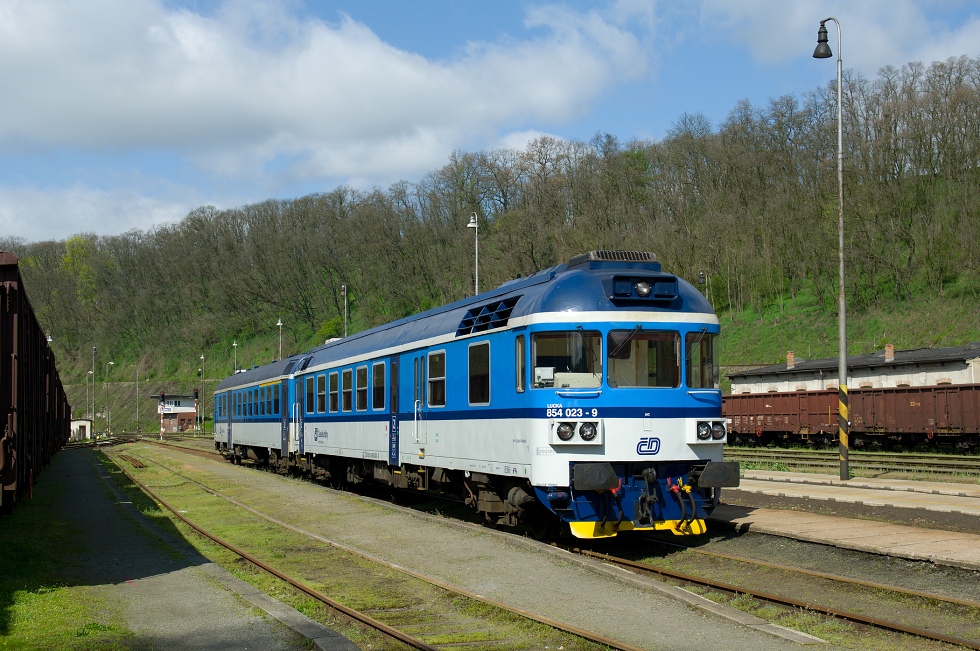 854 023-9