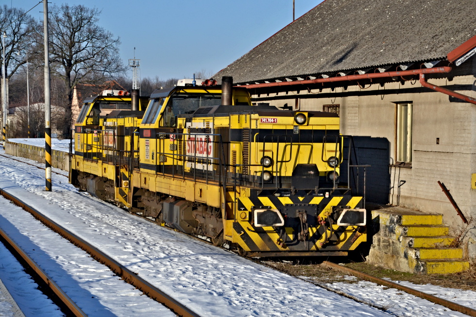 741 704-1