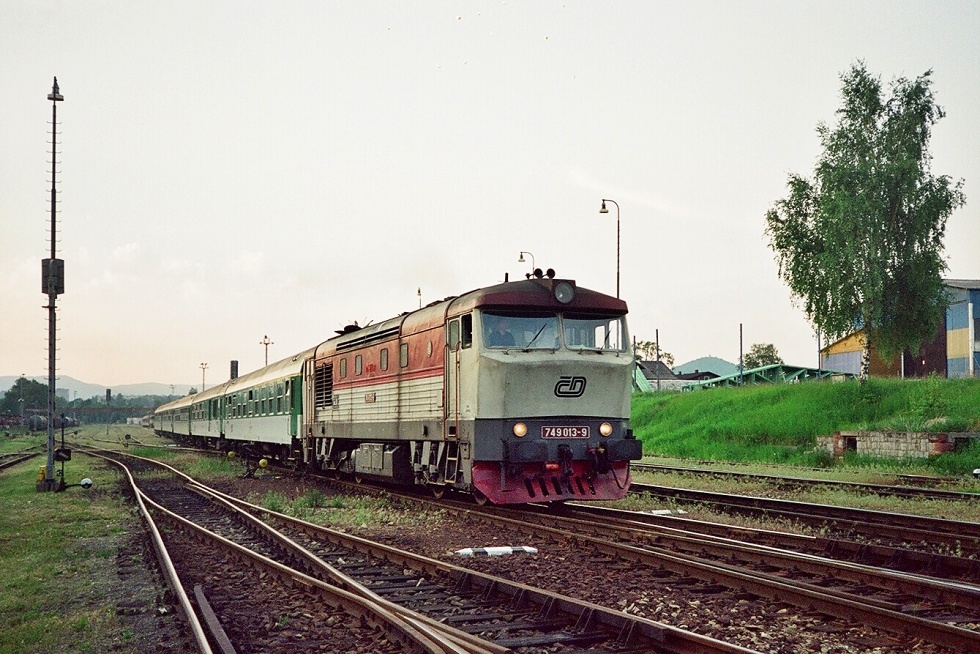 749 013-9