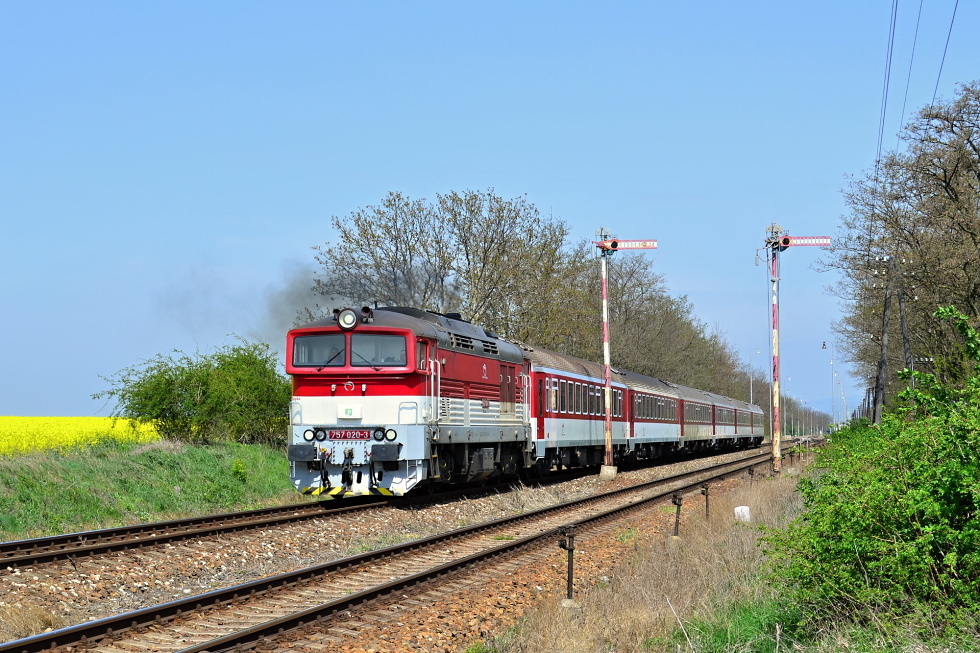 757 020-3