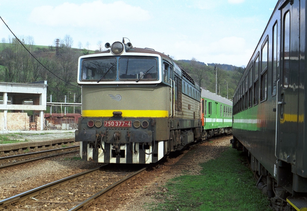 750 377-4