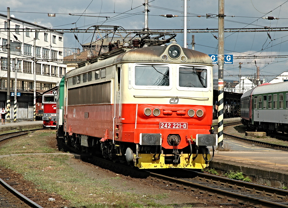 242 221-0