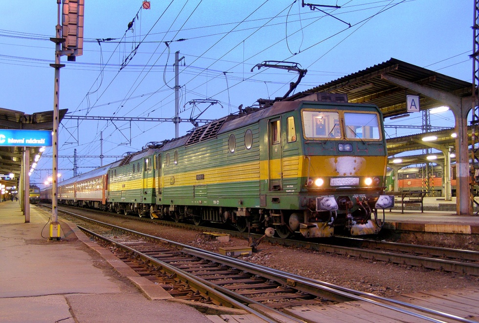 162 053-3