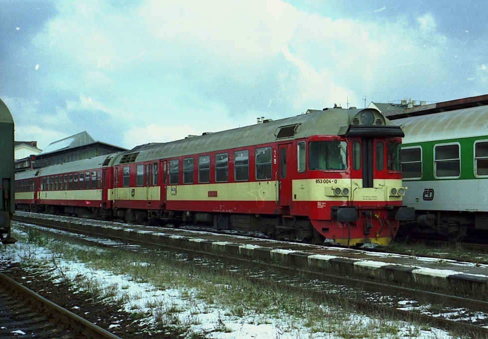 853 004-0